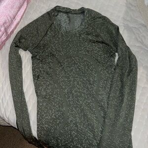 like new swiftly tech longsleeve
